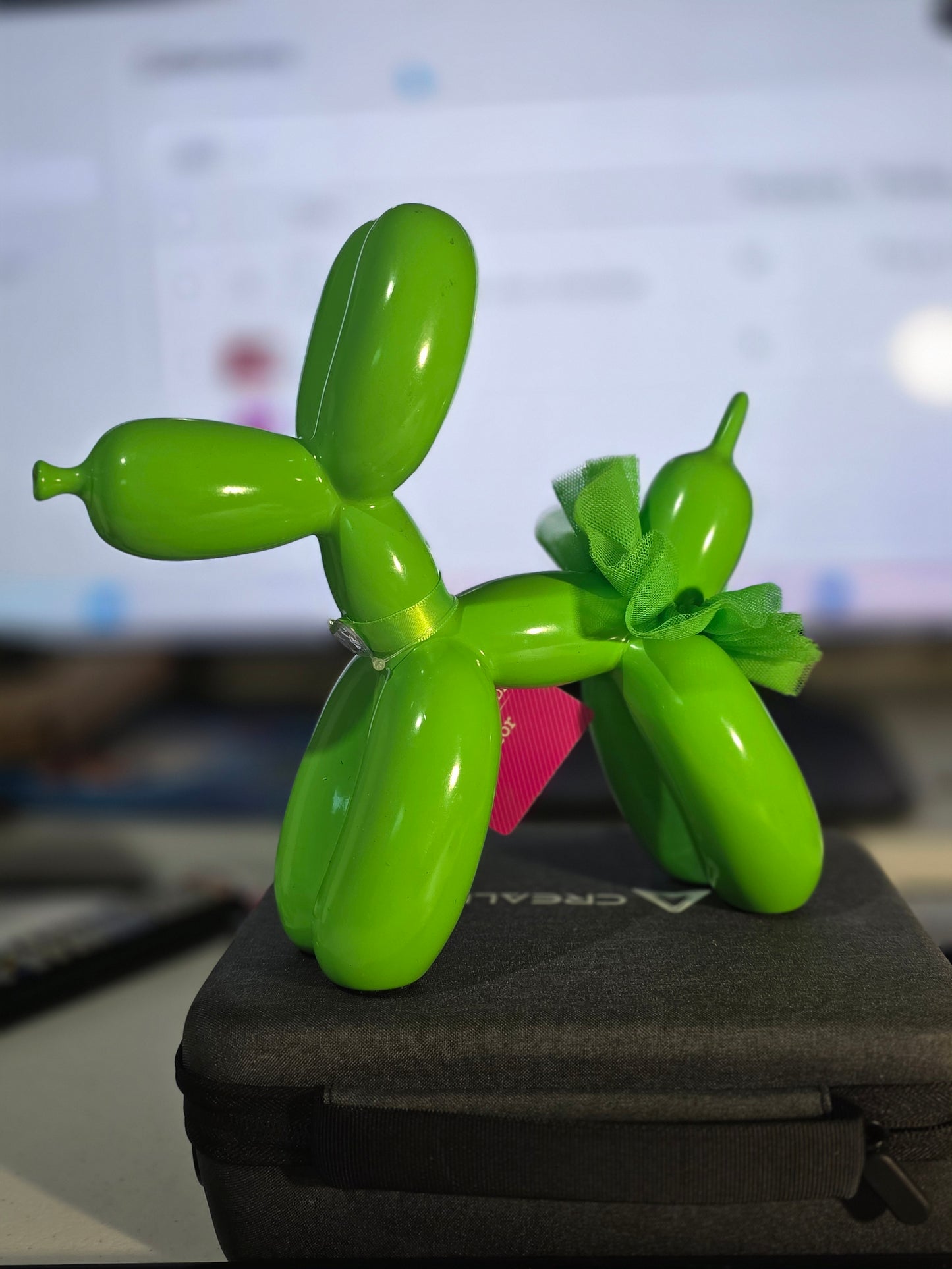 balloon dog green